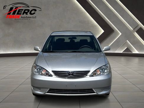 Used 2005 Toyota Camry LE FWD image 60
