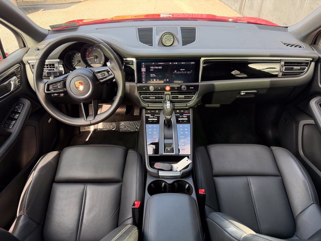 Certified 2026 Porsche Macan AWD/4WD image 17