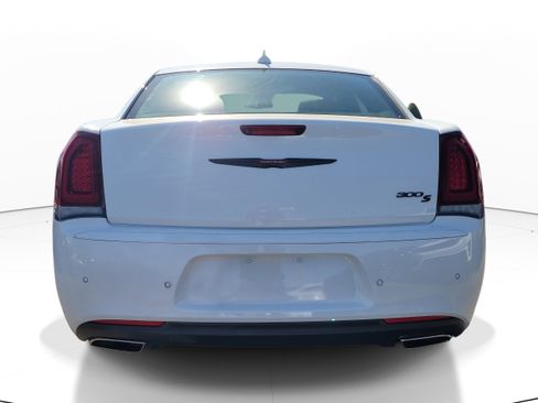 Used 2023 Chrysler 300 S w/ Comfort Group RWD image 5