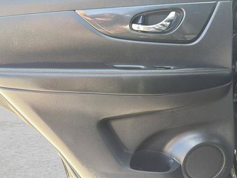 Used 2020 Nissan Rogue SV image 24