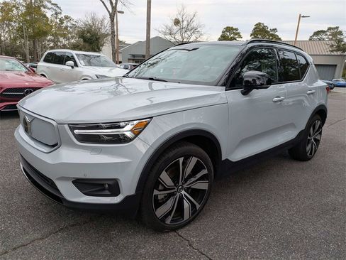 Used 2021 Volvo XC40 P8 Recharge image 8