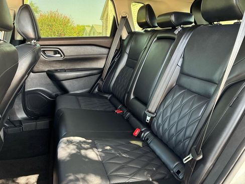 Used 2023 Nissan Rogue Platinum FWD image 31