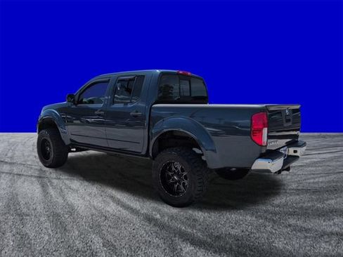 Used 2015 Nissan Frontier SV RWD image 6