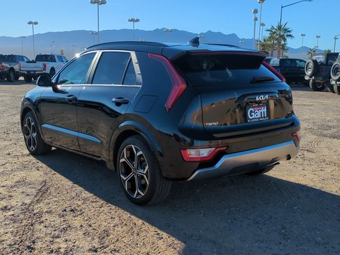 Used 2024 Kia Niro EX Touring image 5