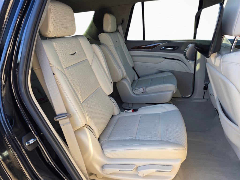 Certified 2024 Cadillac Escalade Premium Luxury Platinum AWD/4WD image 28