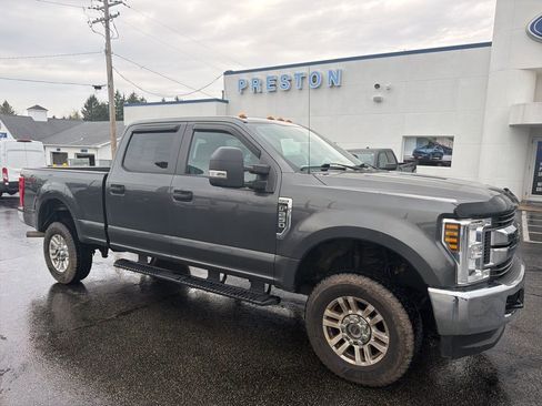 Used 2018 Ford F250 XL w/ STX Appearance Package AWD/4WD image 2