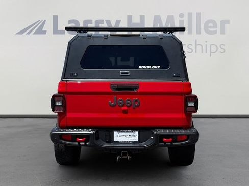 Used 2021 Jeep Gladiator Rubicon AWD/4WD image 4