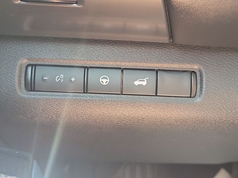 Used 2022 Nissan Pathfinder SL FWD image 26
