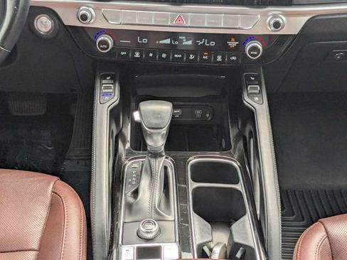 Used 2024 Kia Telluride EX w/ EX Captain's Chair Package FWD image 20