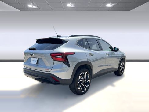 Certified 2025 Chevrolet Trax RS w/ Driver Confidence Package image 8