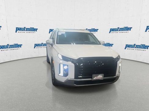 Used 2023 Hyundai Palisade Limited AWD/4WD image 3