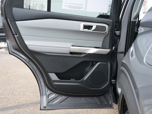 Used 2021 Ford Explorer XLT w/ Equipment Group 202A image 24