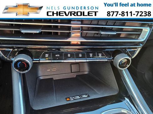 Used 2024 Chevrolet Traverse RS image 28