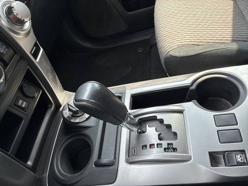Used 2019 Toyota 4Runner SR5 AWD/4WD image 37