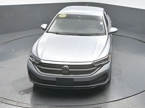 Used 2023 Volkswagen Jetta SE image 41