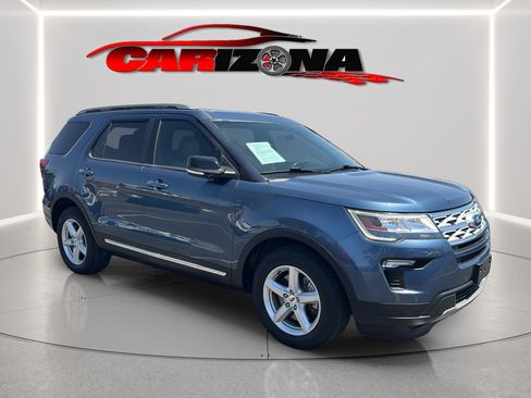 Used 2018 Ford Explorer XLT w/ Equipment Group 202A FWD image 2