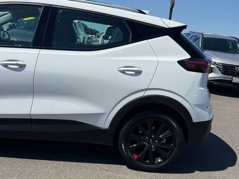 Used 2023 Chevrolet Bolt EUV LT w/ Redline Edition FWD image 5
