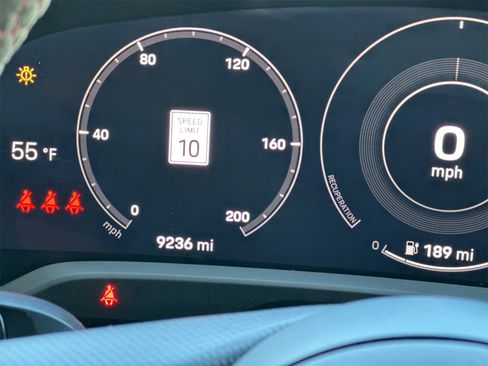 Used 2023 Porsche Taycan GTS image 31