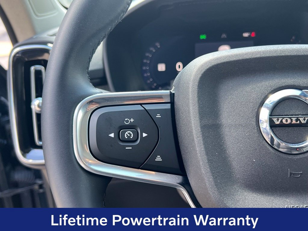 Certified 2026 Volvo XC40 B4 Core FWD image 18