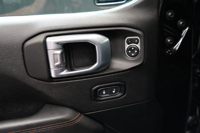 Used 2021 Jeep Gladiator Mojave AWD/4WD image 10