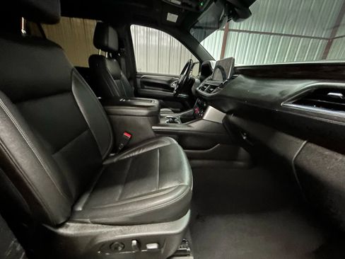 Used 2021 Chevrolet Suburban Z71 w/ Luxury Package image 12