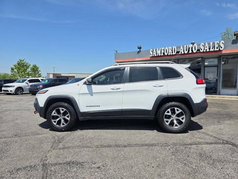 Used 2015 Jeep Cherokee Trailhawk w/ Comfort/Convenience Group AWD/4WD image 5