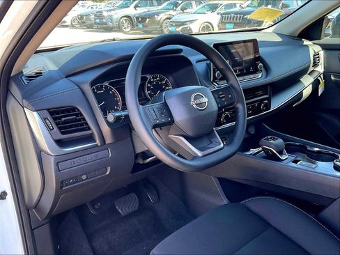 New 2025 Nissan Rogue S image 8