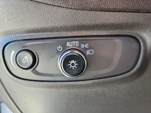 Used 2024 Chevrolet Equinox LS w/ LS Convenience Package image 19