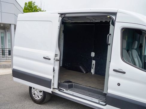Used 2018 Ford Transit 250 130 Medium Roof w/ Interior Upgrade Package RWD image 16