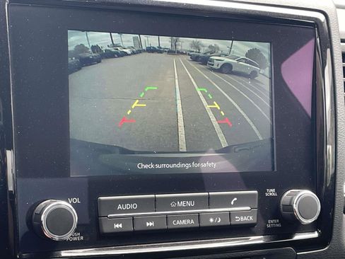 Used 2024 Nissan Frontier SV w/ SV Convenience Package image 14