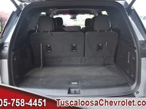 Used 2025 Chevrolet Traverse LT w/ LPO, Floor Liner Package FWD image 10