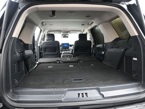Used 2022 Ford Expedition XLT image 24