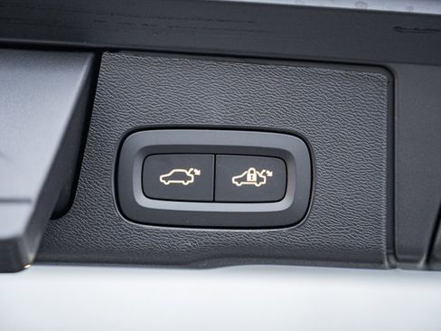 New 2026 Volvo XC60 B5 Ultra w/ Protection Package Premier image 11