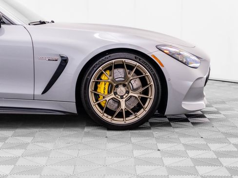 Used 2025 Mercedes-Benz AMG GT 63 image 40