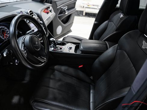 Used 2018 Bentley Bentayga image 10