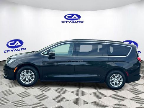 Used 2021 Chrysler Voyager Lxi FWD image 7