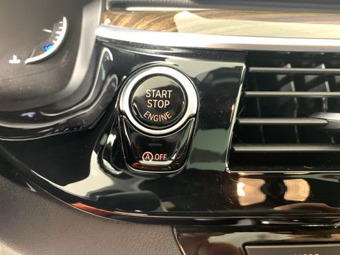 Used 2019 BMW 530i w/ M Sport Package RWD image 17