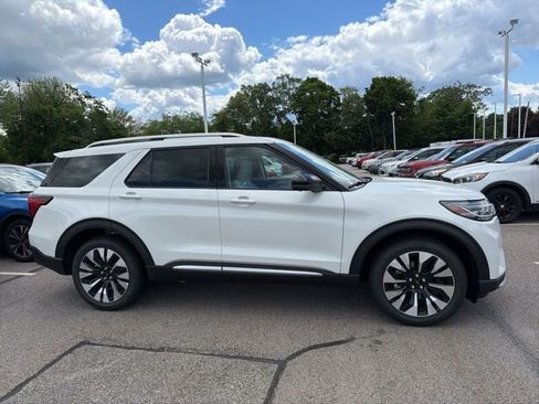 New 2026 Ford Explorer Platinum AWD/4WD image 2