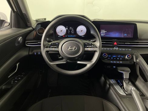Certified 2024 Hyundai Elantra SEL FWD image 15