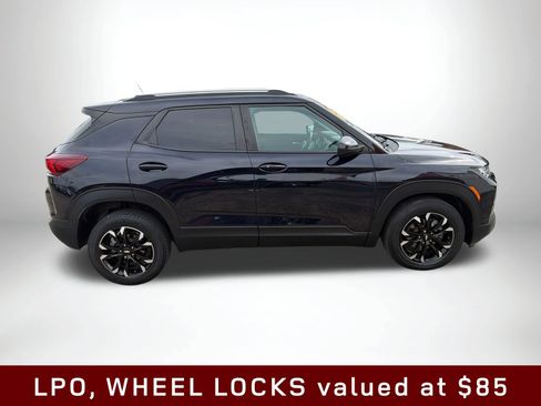 Used 2021 Chevrolet TrailBlazer LT w/ Premium Seating Package FWD image 8