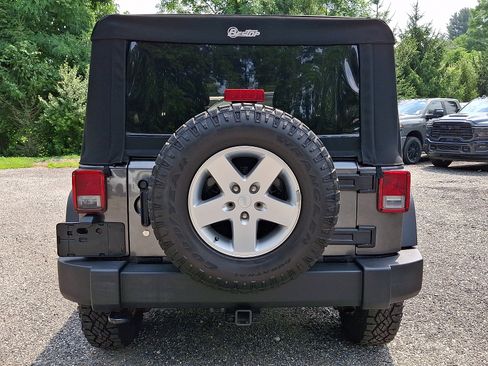 Used 2014 Jeep Wrangler Unlimited Sport w/ Quick Order Package 24S AWD/4WD image 5