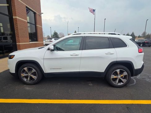 Used 2019 Jeep Cherokee Limited image 2