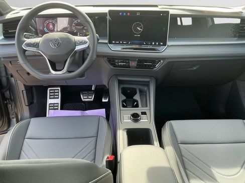 New 2026 Volkswagen Tiguan SE R-Line AWD/4WD image 10