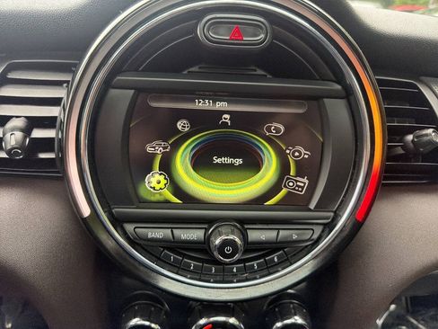 Used 2017 MINI Cooper 2-Door Hardtop FWD image 16