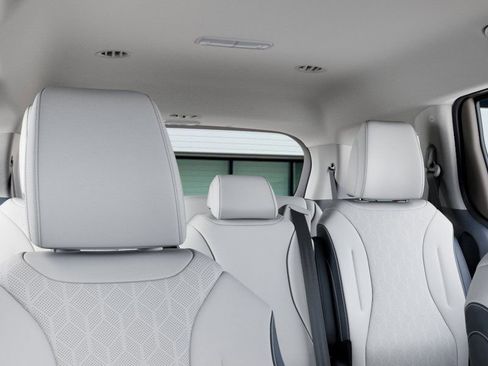 New 2026 Kia Carnival EX image 28