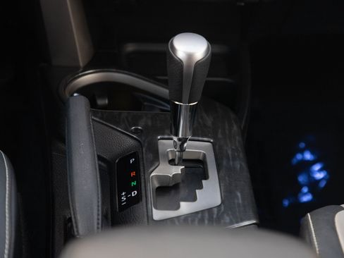 Used 2017 Toyota RAV4 Platinum FWD image 20
