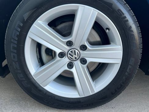 Used 2017 Volkswagen Golf Wolfsburg Edition FWD image 25