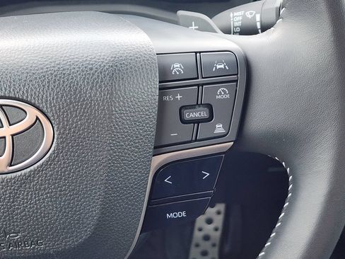 Used 2025 Toyota Camry SE FWD image 29