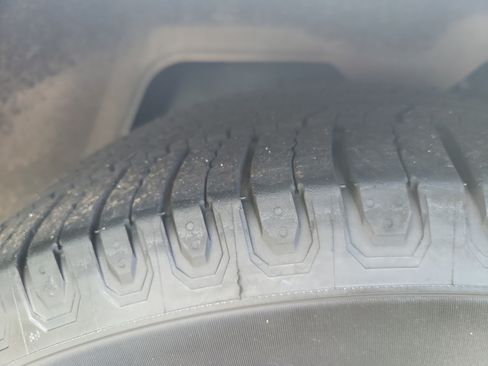 Used 2005 Mercury Grand Marquis GS RWD image 10