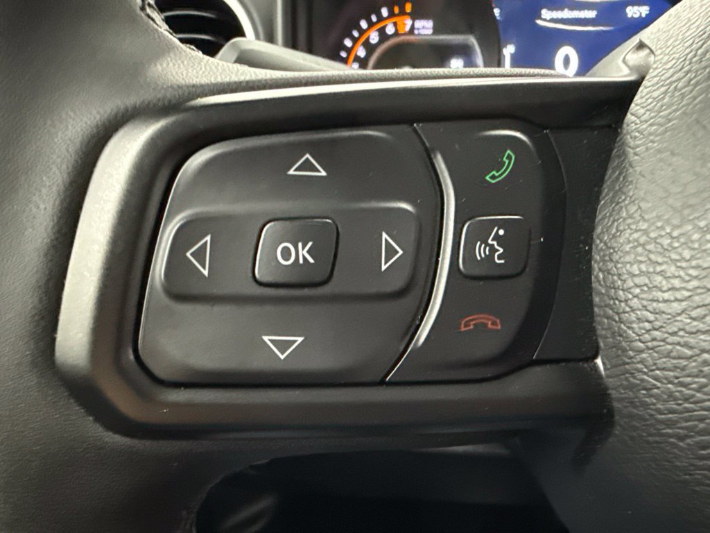 Used 2025 Jeep Gladiator Sport AWD/4WD image 21